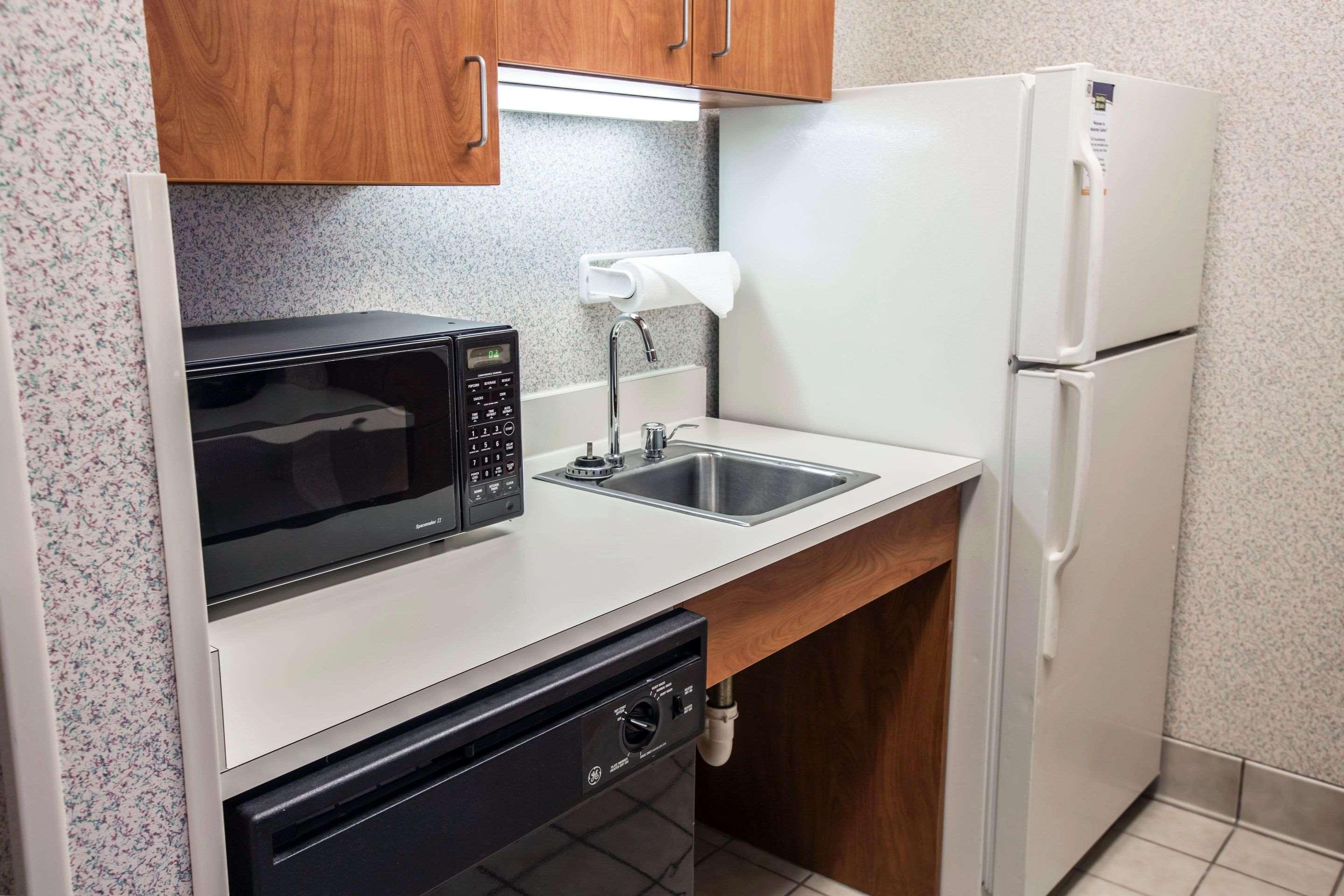 Mainstay Suites Wilmington - University Area Экстерьер фото