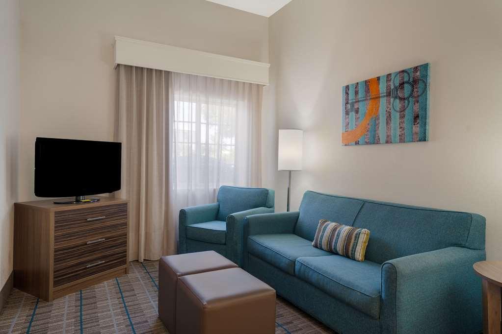 Mainstay Suites Wilmington - University Area Номер фото