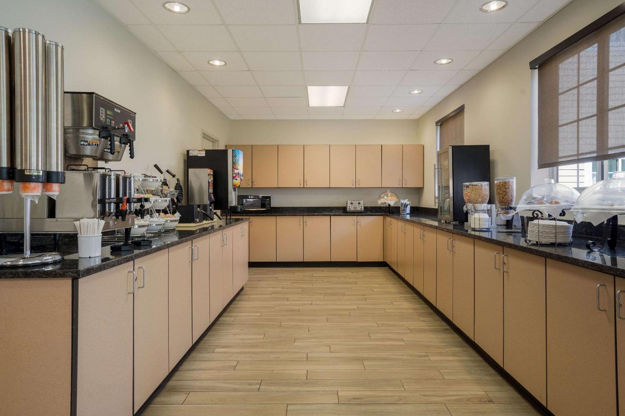 Mainstay Suites Wilmington - University Area Экстерьер фото