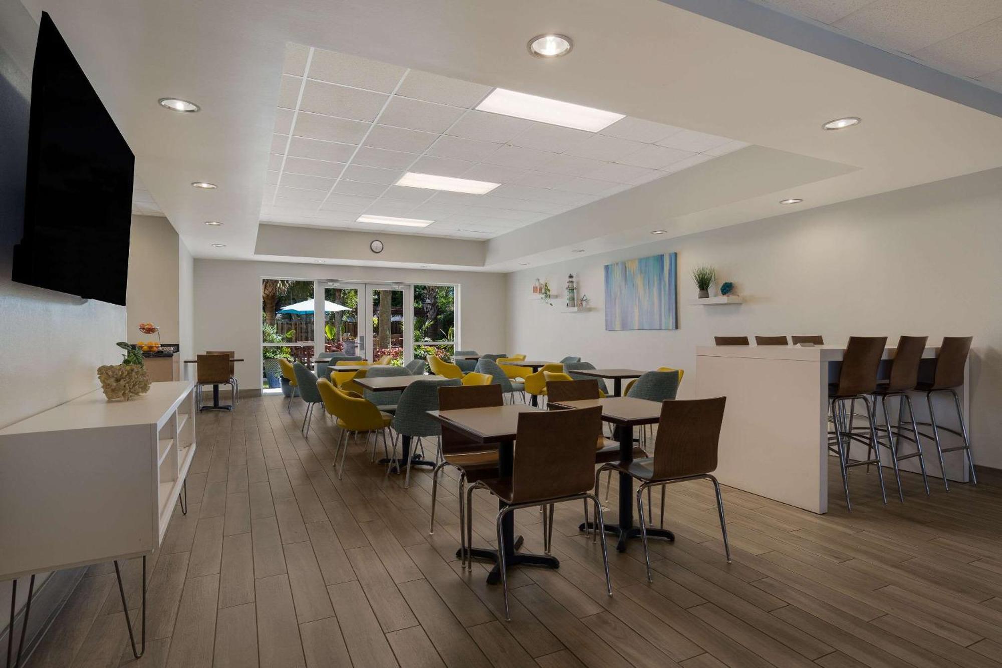 Mainstay Suites Wilmington - University Area Экстерьер фото