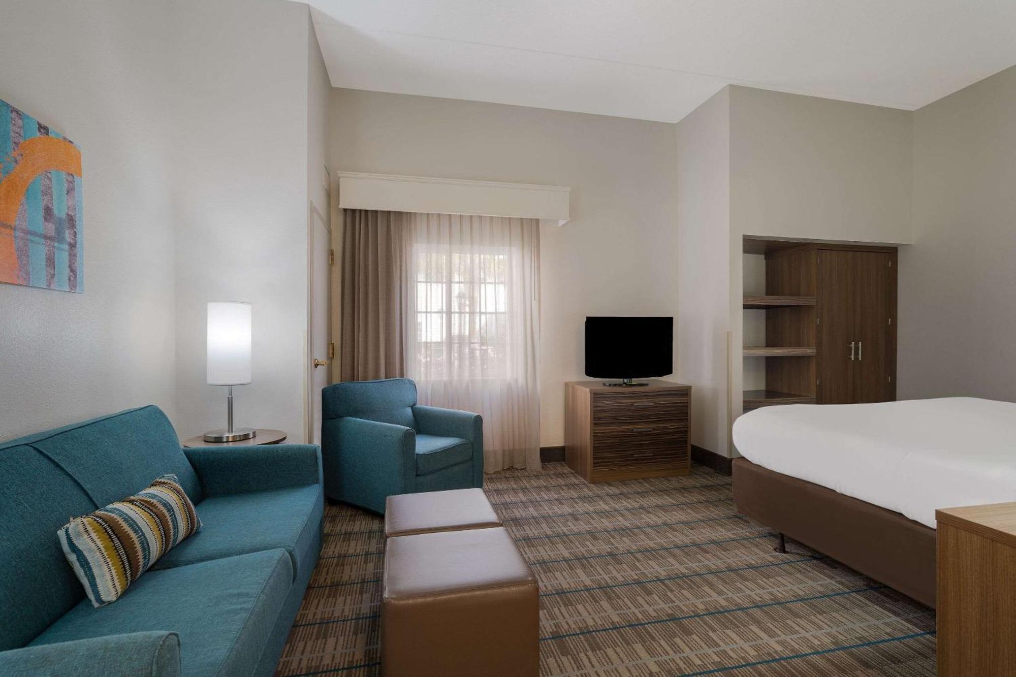 Mainstay Suites Wilmington - University Area Экстерьер фото