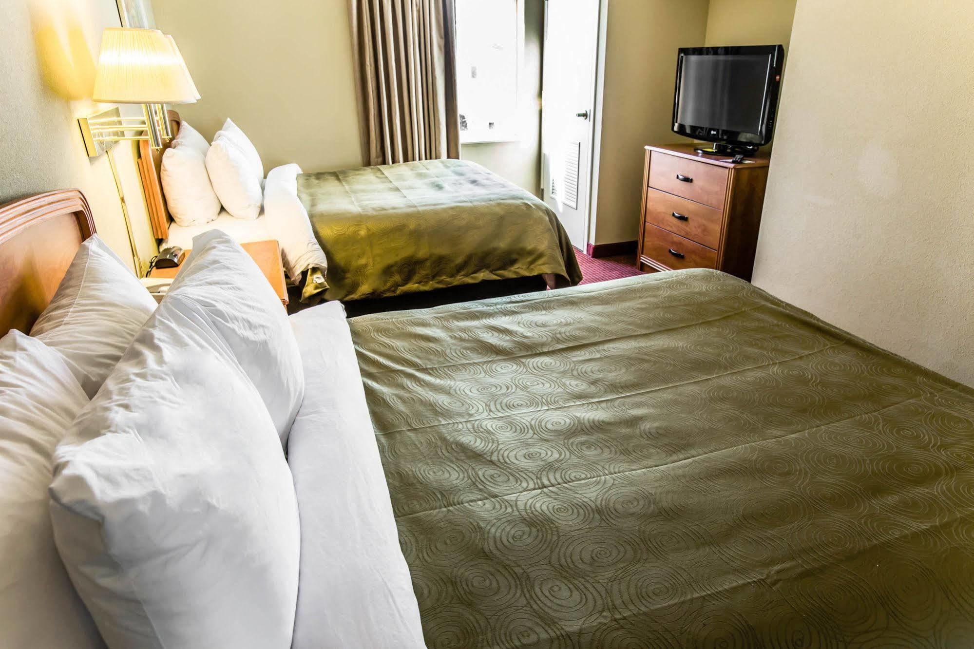 Mainstay Suites Wilmington - University Area Экстерьер фото